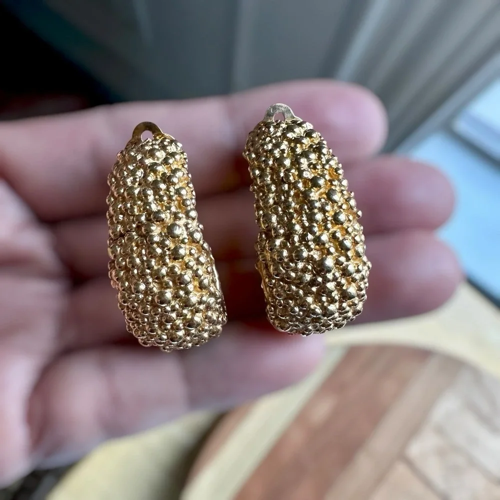VTG Ciner Clip Earrings 1.25 Inch Caviar Hobnail Texture 18k Gold Plate Signed